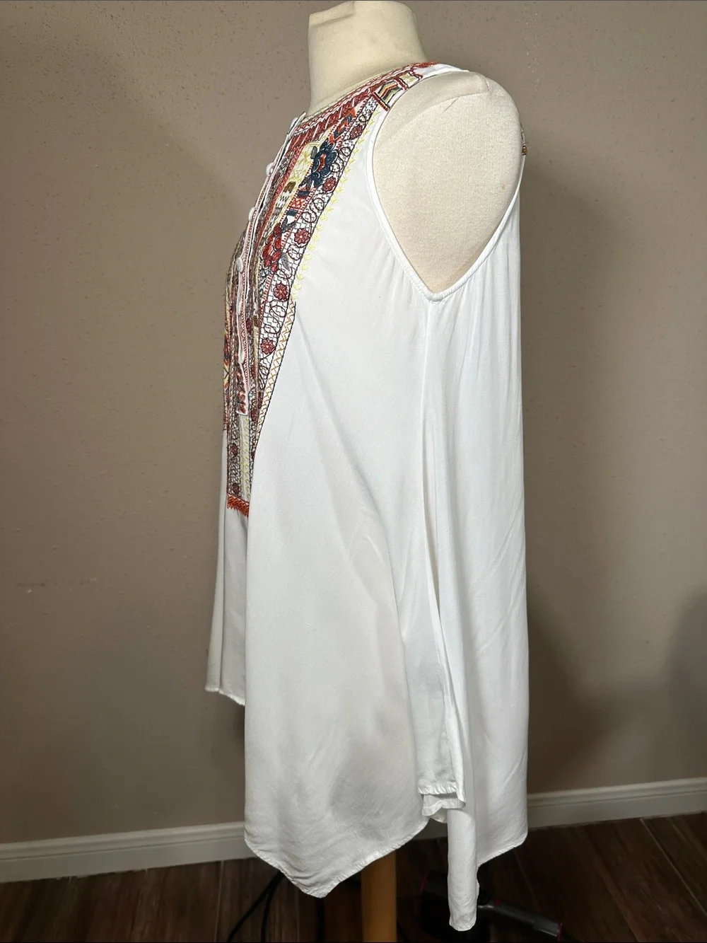 John Mark S White Sleeveless Blouse Top Embroidered Aztec Boho Flared Oversized